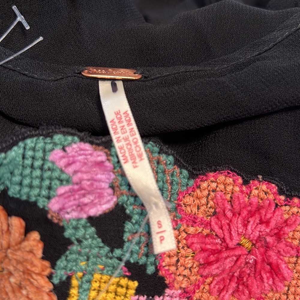 Free people Madeline Floral Embroidered Black Tunic top size S NWOT - Picture 4 of 7